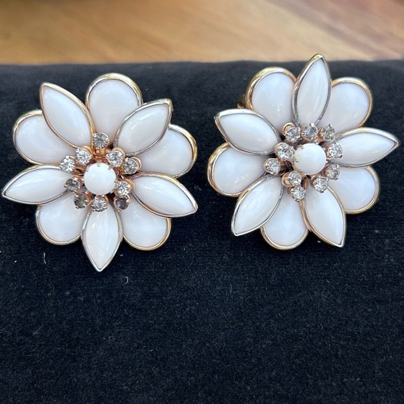 Vintage Kramer Milk Glass Rhinestone Flower Earrings - Picture 1 of 10